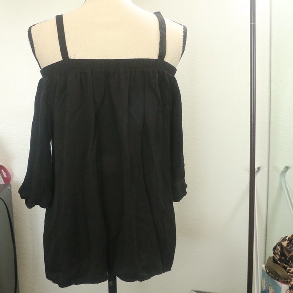 Heart & Hips Off The Shoulder Tunic - Picture 2 of 7